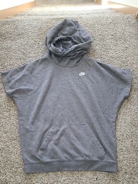 Nike Gray Funnel Neck Short-Sleeve Hooded Pullover